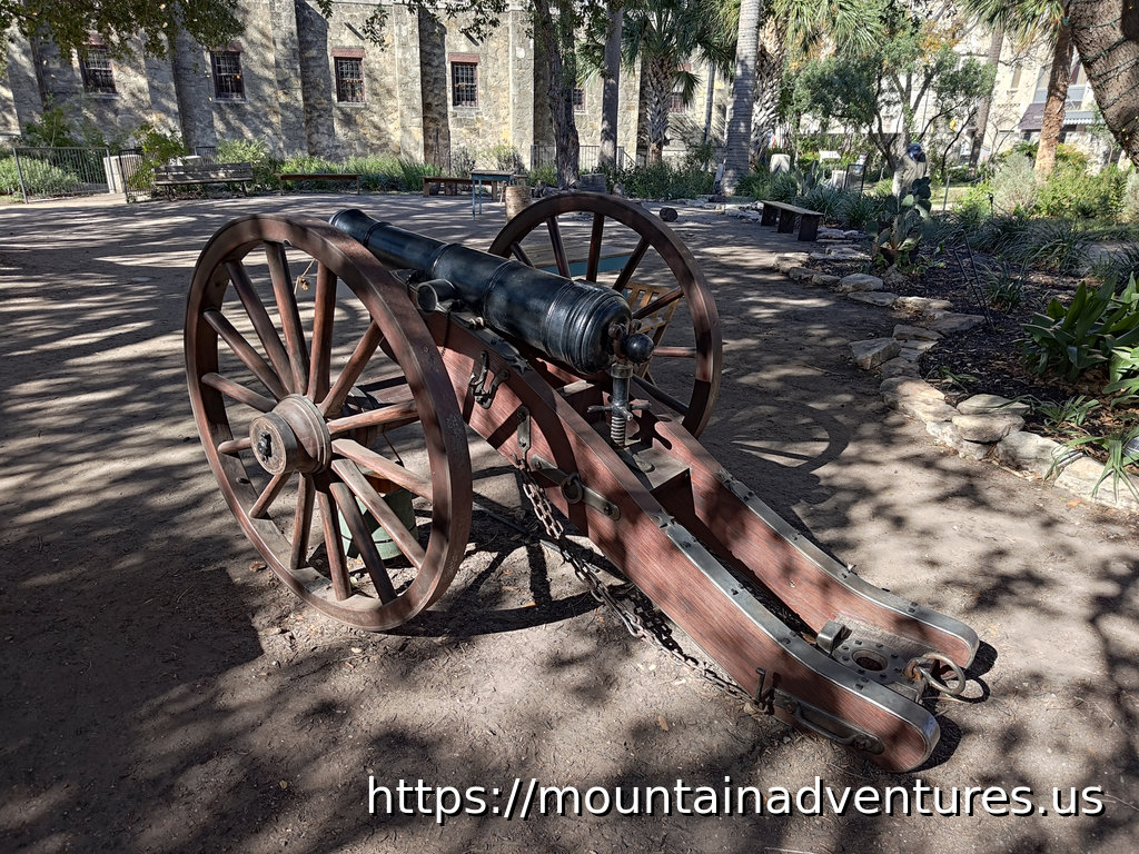 Cannon at the Alamo